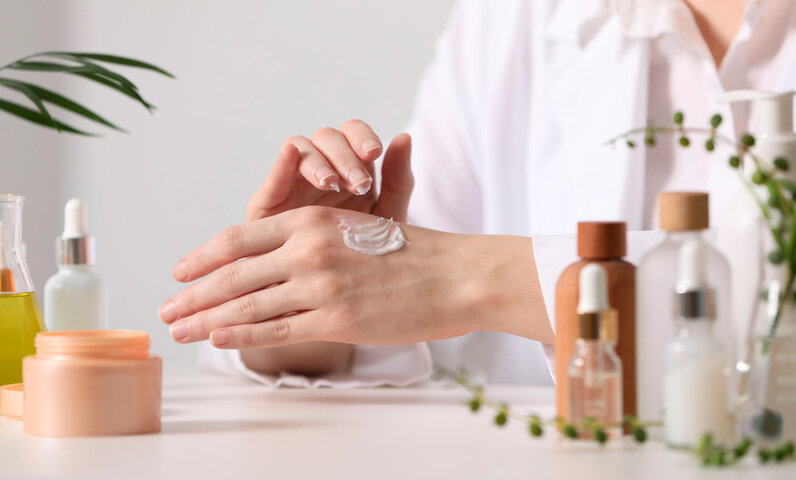 成分配方師的告白：為什麼保養品擦了沒感覺？深度解析吸收路徑